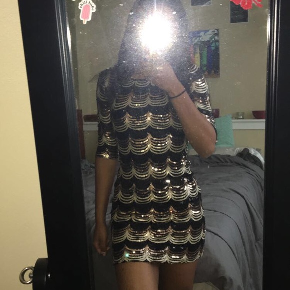 Formal dress - Picture 2 of 4